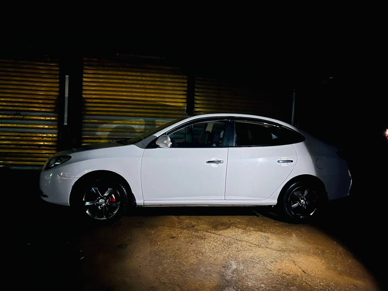 النترا مقدس موديل 2011
مصبوغه عام اثر شضايا بدون دواخل 
محرك شرط كير عادي باسمي كوبون بانزين بيها السعر 100وبيها مجال 
*********** بيه واتساب
