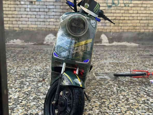 دراجه شحنR11نضيفه كلش مكفوله من كلشي ومزوده تمشي120حقيقي100دراجه بيها شلعه الى تموت مكاني بصره الوفود رايدها 700وبيها مجال رقمي***********
