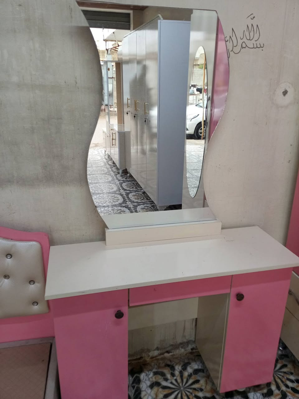 غرفه نفر 3قطع تفصال حطاطه تركي مستخدم اي عيب مابيه شرط نضافه السعر 200 العنوان كركوك حي العروبه قرب جامع الامام علي واتساب ***********
