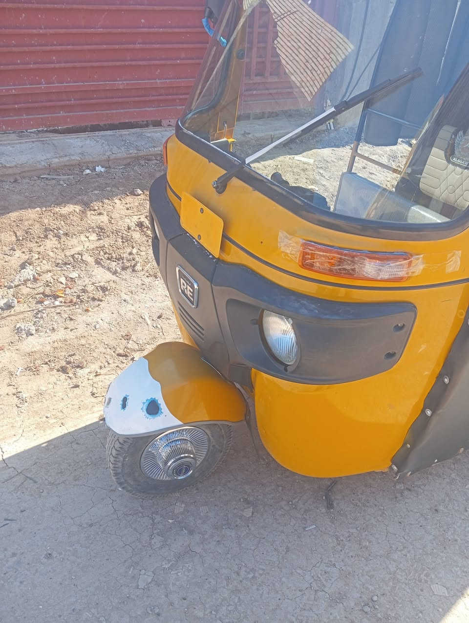 سلام عليكم تكتك للبيع مديل 20 تخم تيارت جديد اليوم بدلتهن مجفته شركه خياس مابيه نضيفه حلو خياس مابيه خير من الله حلو مكان ديالى  اقصيرين جاي من الغالبيه شراي يخابر او يراسل رقم *********** سعر 5250.بيه مجال قليل حك جيه دلل
