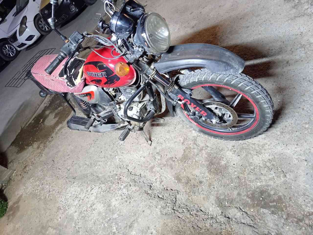 سلام عليكم بوكسر للبيع بدون اوراق 700 بلحريه *********** وتساب
