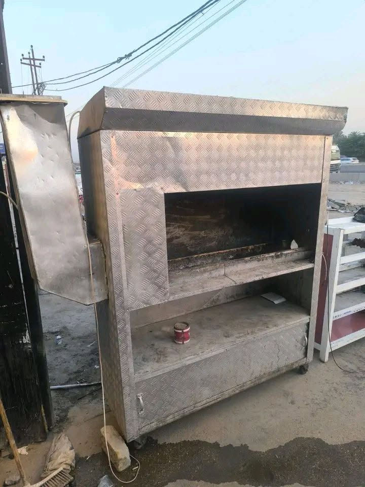 🔥 فرصة مميزة لأصحاب المطاعم والمشاريع 🔥

متوفر منقلة جاهزة للعمل بحالة جيدة جداً، قياسها:📏 العرض: متر ونص📏 الارتفاع: مترين ونص

✅ مجهزة بلاور✅ مجهزة ساحبة✅ جاهزة للاستخدام مباشرة

📍 الموقع: بغداد - التاجي

للاستفسار والسعر 300 وبيها مجال 
مراسلتنا على الخاص، والجادين فقط.


**إذا كنت صاحب هذا الإعلان وتريد حذفه لأي سبب، رجاءا أرسل رسالة إلى الدعم الفني**