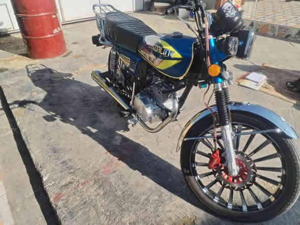 السلام عليكم مكلف بلنشر دراجه مديل 25 كهربائيات كلها شغاله بعدها شركه الف دينار ماتصرف عليها سعره(950) وهذا رقم صاحبها***********
