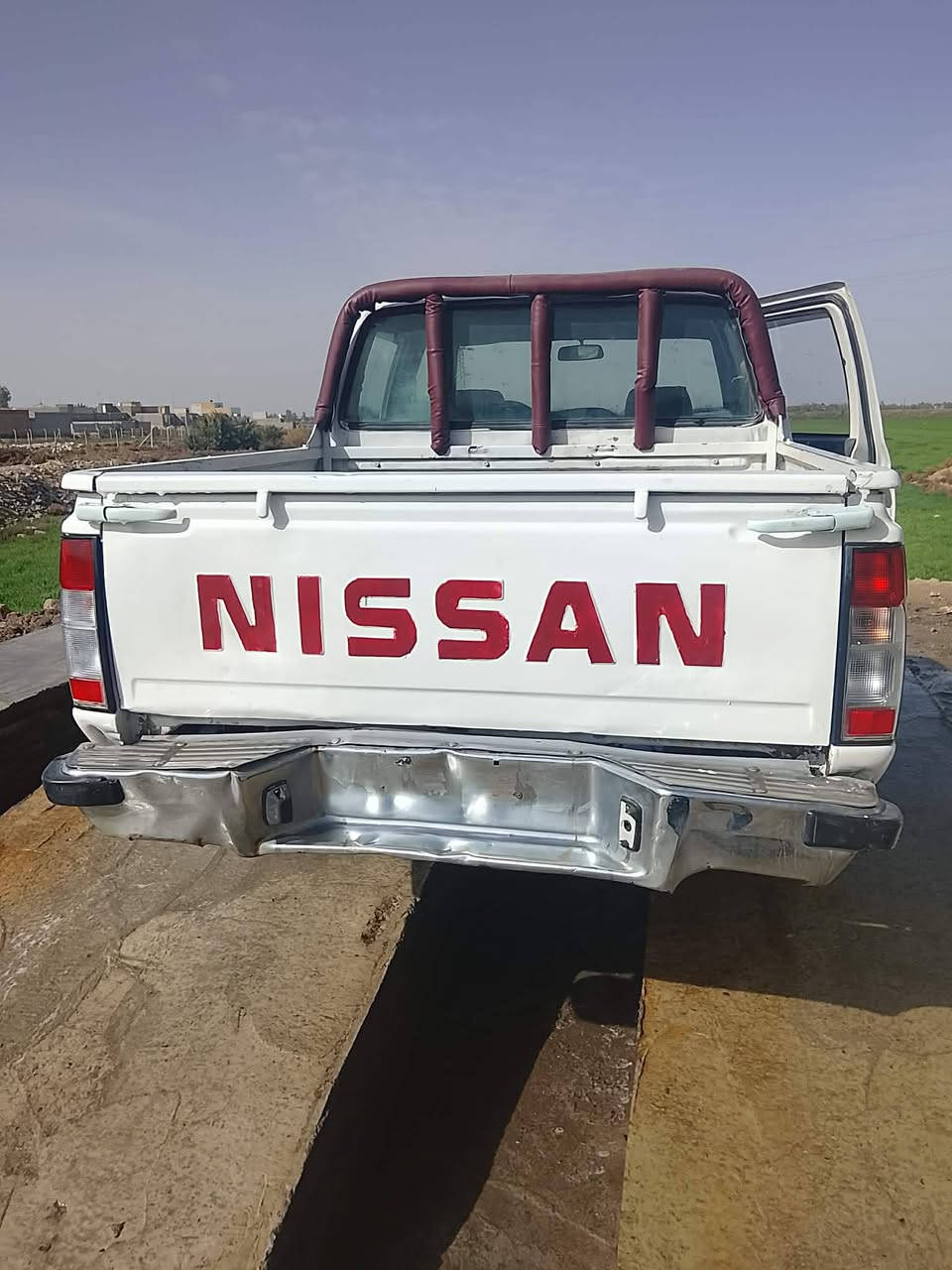 نيسان شبوط 2002 السيارة مزاد تخم تاير حدادية جديده كير محرك جديد السعر 55وبيها مجال *********** صاحب السيارة
