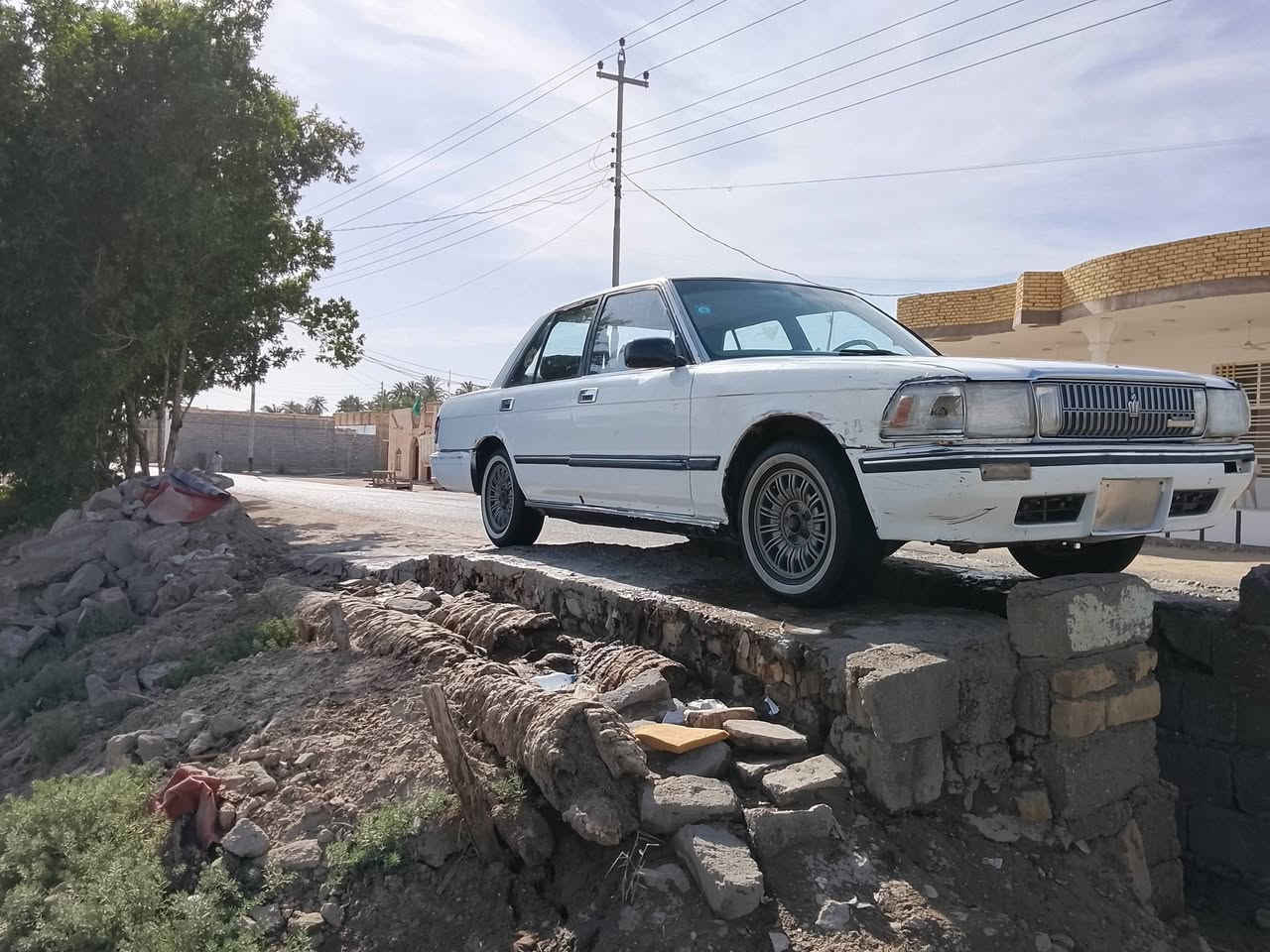 السلام عليكم ورحمة
سيدان للبيع محرك وكير ثنين ونص جدد تخم تاير وباتري وحداديه كهربائيات
الحيم بشاصي كدام تاير الامامي
مشروع وطني رقم  ذي قار نكليزي
مكان سوق الشيوخ سعرها 33وبيها مجال 
وهذا رقمي ***********
