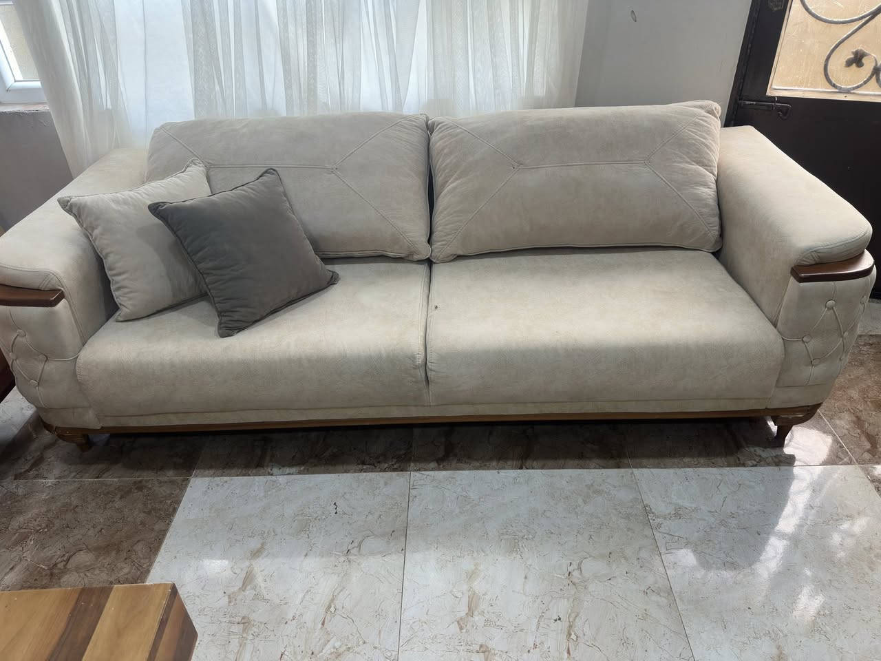 كاونتر للبيع كلش نظيف مع ملحق  وثلاجة سامسونج حجم كبير وطخم


**إذا كنت صاحب هذا الإعلان وتريد حذفه لأي سبب، رجاءا أرسل رسالة إلى الدعم الفني**
