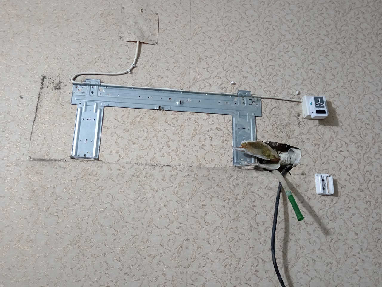 عندك سبلت عطلان
عندك مكيف عطلان
ثلاجه مجمده براد عطلان 
 لا تحتار 🤔اتصل 📞والصيانه داخل بيتك  ولا تفكر بالتصليح الممل نصلكم أينما كنتم 
إلغاء صمام
تبديل ضاغط 
تصليح و تبديل كارت 
ايجاد الليك
شحن غاز
عمل فاكيوم
ادامه كامله للسبلت 

خلي صيفك ويانه مجرش🧊

💥فتح و نصب جميع أنواع السبالت❄️
💥فتح وغسل جميع انواع السبالت بضمان  العمل 

 ***********
***********
 واتساب 

ورشة متنقله داخل بغداد فقط
