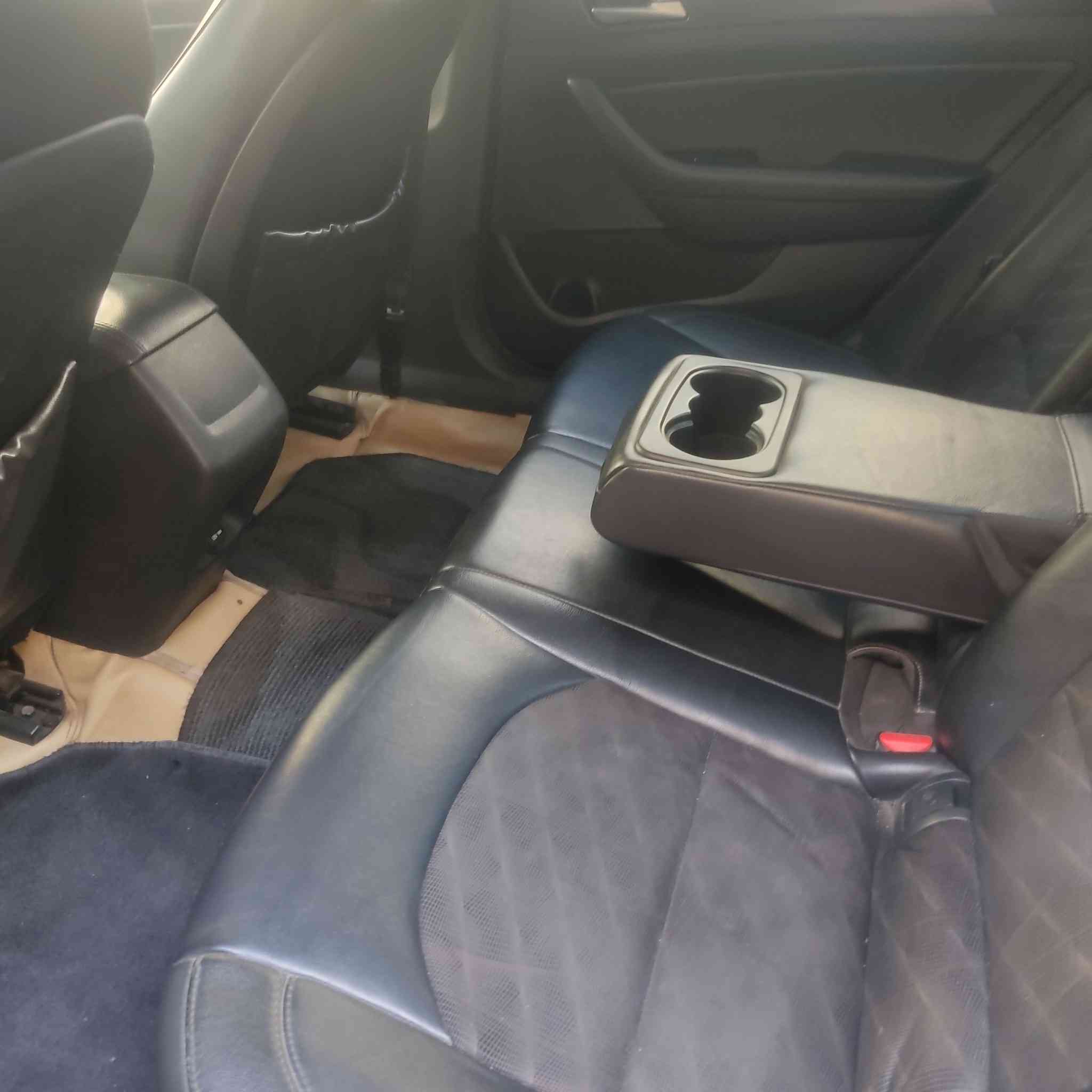 السلام عليكم
سوناتا 2015
محرك GDi
2400
سياره جاهزه 
تخم تاير حداديه
تبريد تدفئه
كشنات جلد
رقم بغداد
تحويل ثاني يوم 
وارد امريكي
ضررها تبديل قبق جنيه
وشبر يم البك لايت 
سياره بصمه مو سويج 
سياره سبورت 
سياره أحله من الصوره 
العنوان الناصريه /الرفاعي 
السعر 115
سياره كلش نضيفه
الاستفسار 
***********
