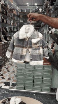 طقم ٣ قطع 
كوت+تنوره+هاينك 
قطع رهيبه جدا بكوالتي ممتاز 
ودزاين ولا اروع🔥🔥

متوفر داخل انا وطفلي 
📍العنوان: واسط/العزيزيه/شارع الاطباء 

للاستفسار مراسله الصفحه او عن طريق الواتساب ***********
