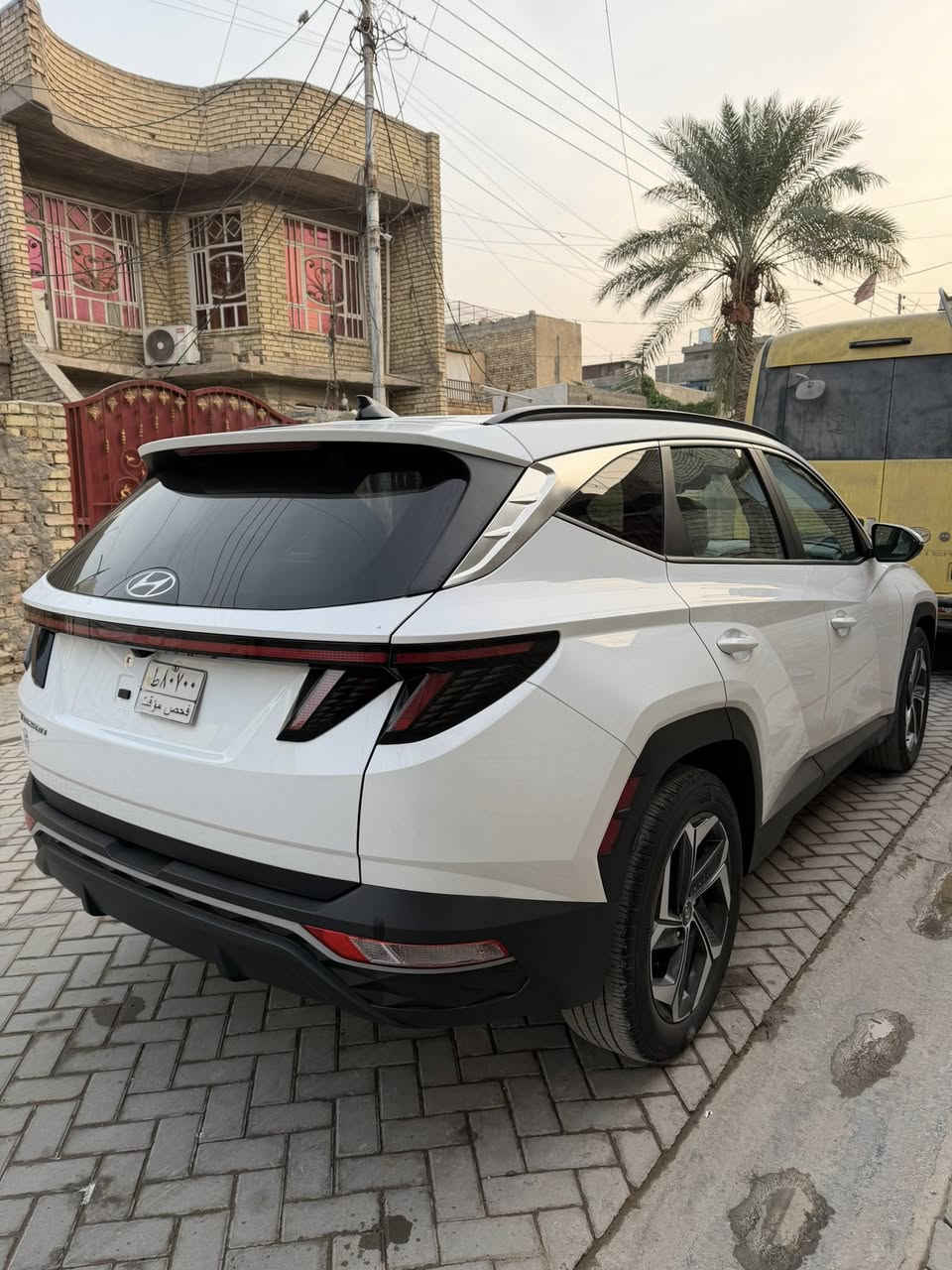 توسان 2024 فول مواصفات وارد امريكي
ماشية 34 فقط

دخول جديد وترقيم  جديد بغداد بسمي تحويل مباشر 

محرك ٢٥٠٠ - داخل لونين ابيض واسود 

فتحة ( سلايد ) - كشنات جلد  - رادارت 360 

امامي خلفي جانبي

شاشة العدادات  

لكترونية (ديجتال) - تشغيل عن بعد - نقاط 

عمياء - 

شاحن وايرلس لاسلكي - صندوق كهرباء - 

تحديد مسار - تدفئة كشنات  - كشن كهرباء - 

اشاير بالمري - بصمة تشغيل وابواب - دخول ذكي  - نظام ترحيب - اوتو هولد - اوتو ستوب  

- قيادة ذاتيه  - مثبت سرعة - توقف ذاتي امامي خلفي  (مانع التصادم )  -   تحكم ستيرن 

- وبعد بيها هووواي مواصفات 

‎السيارة جديدة بمعنى الكلمة وبالواقع بعد احلى 

وجاهزة من كل النواحي بدون اي نقص السعر 215 وبيها مجال كلش بسيط

مكاني بغداد 

‎‏‎للأستفسار هذا رقم 

***********بي واتس اب
