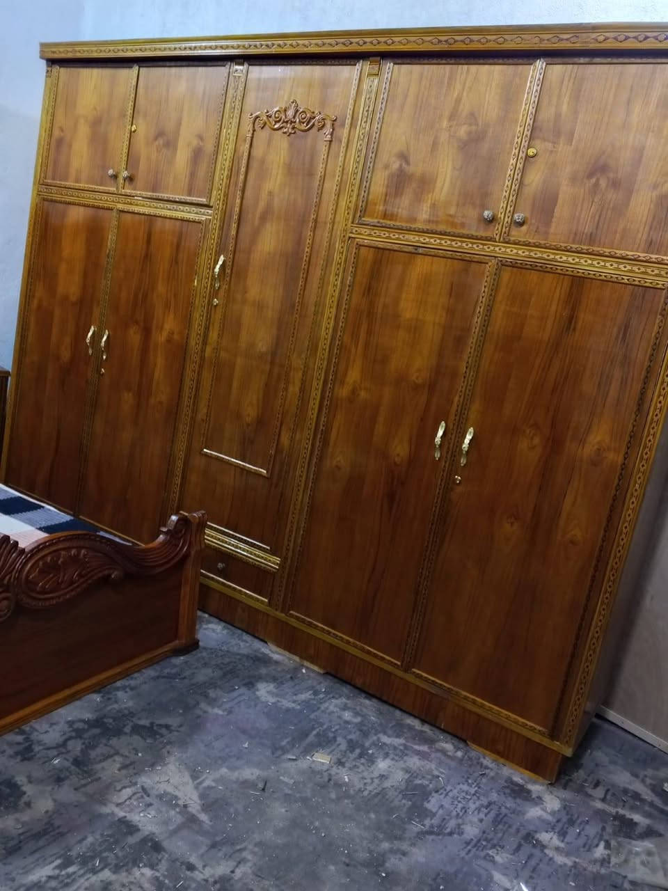 650غرفه زان خمس ابواب صاج نزاكه زاويه كنتوريه اخت الجديده بغداد الحسينيه مال الراشديه وعندي توصيل ***********
