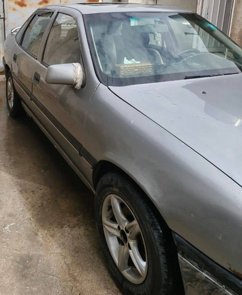 السلام عليكم سياره للبيع اوبل فيكترا الرقم نينوى  موديل 1991   محرك 18 شرط سعرها 45 بيا مجال ***********
