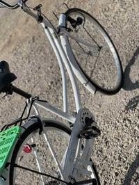 بايسكل لبيع بناتي جديد مكفول كفاله عامه عليه وضع الشركه. السعر ٧٥ وبي ...