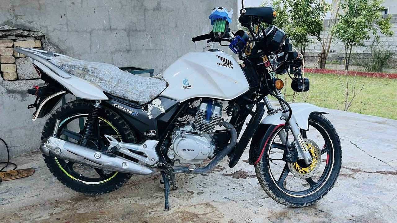 ماطور هوندا CB125
نظيف فول ما عايزو كلشي
السعر 750
المكان العلم سمره 
***********
