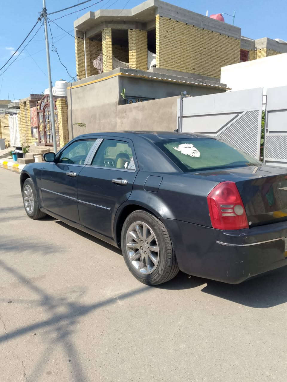 السلام عليكم  بيع مستعجل السعر 90وبيها مجال 
من رخصة مدير لكروب المحترم
وباما  بسم عربي  شرط تحويل او تريد وكاله2008وارد امريكي 
مكينه وكير خير من الله 
حداديه 80بل ميه 
تبريد عوزه غاز 
كهـربايات كله شغاله 
السونار مرفق معه الصور 
المكان بغداد الزعفرانية
***********
ابو احمد
