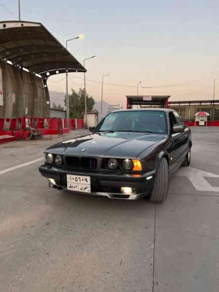 للبيع 
السلام عليكم اخواني أرجو منكم قراءة جميع الكتابة عن مواصفات السيارة 

ومن ثم الاتصال
***********
***********

بي أم BMW

سيارة حجم اصل 525 تكّ فانوس 

موديل1995

سيارة صبغ عام فقط للجمالية 

اللون نفطي

مواصفات السيارة

‏

‏سيارة حلوو

كشن كهربائي 

مرايات كهربائي

تخم تايرات ويل خلايا

تبريد ثلج ❄️

سيارةًمقفولة من حادث من ضربه 

صدر خلفية امامي كلشي حدادية جديد 

سيارة ما بيه برغي نقص كلشي على البلاد واضح 

موجود صورة وفيديو كامل للسيارة 

شرط التحويل ثاني يوم 

 

***********
*********** بغداد
