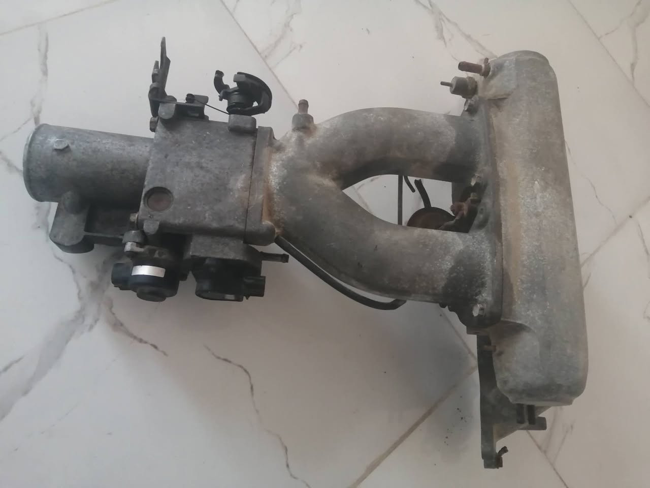 ثلاجه مكينه بطه 2050
كامله مع تفرعاتها
*********** 
 ***********
