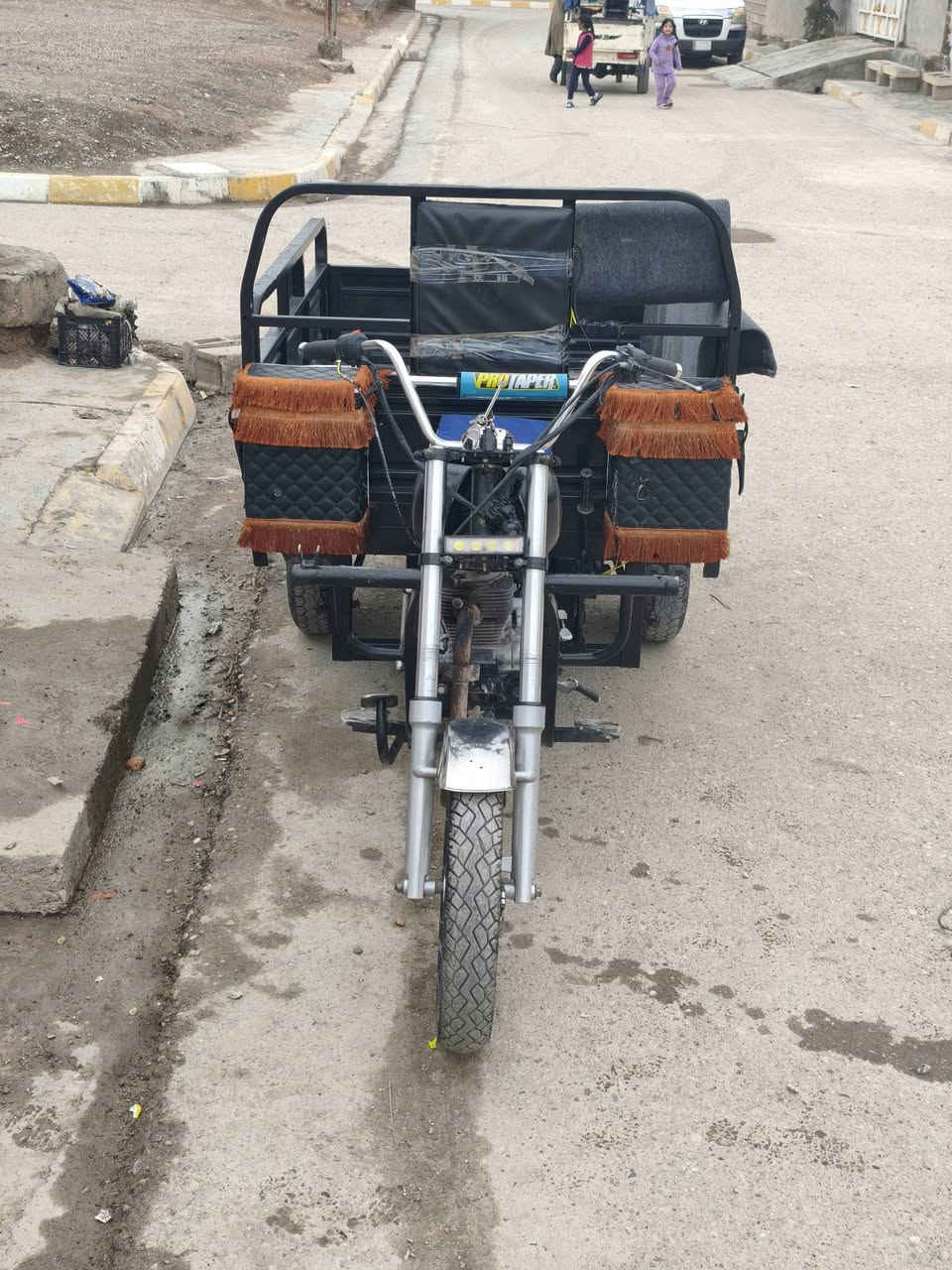 ستوته للبيع موديل 22 اوراق كامله لايتاتها موجودات كلي كناني فاتحهم وكلهن شغالات تخم تاير جديد ستوته نقره سلف شباب لا احد يطب لي خاص على الرقم السعر 1,175 وبيها مجال للشراي تدلل علينا مكان ديالى جلولاه ستوته مسوينها رياضيه لايتاتها والشاير موجودات والهورنات هم موجودات***********
