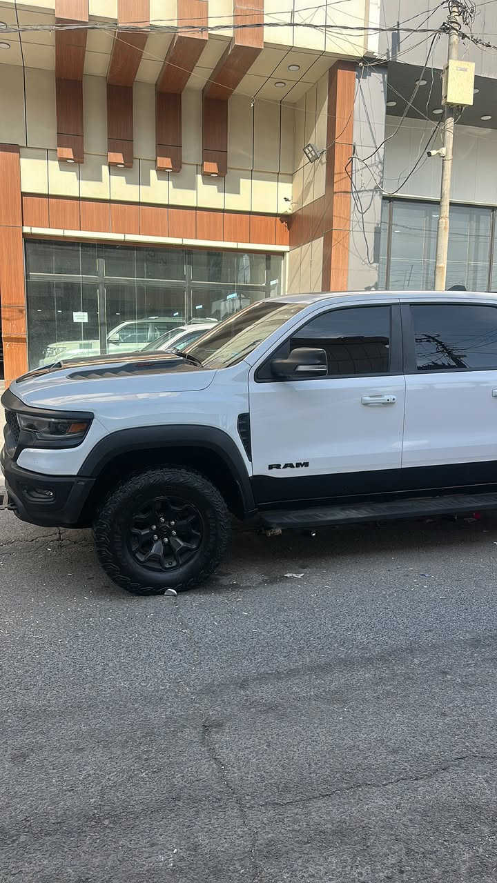 RAM TRX🚀
2021
فول 1/1 بانوراما 
كفاله عامه
ppf مغلفه
رقم شمالي تحويل او وكاله
والتي ار اكس معروفه مواصفاتها
داخل احمر+ اسود
مكاني بصرة
***********
