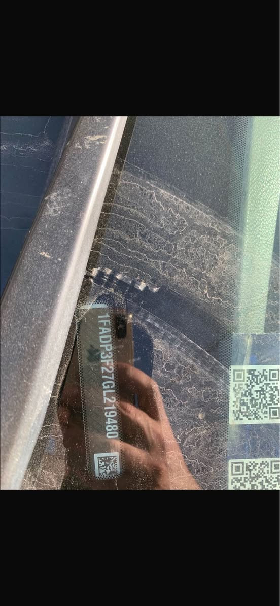 فۆرد فۆکس 2016 
مواسفات Se . sport 
ناو حەفت ڕەنگ ، پێش تیتانیۆم 
مەکینە V4 کەپس ، گێڕ بەبیلاد گۆڕاوە ، 
ڕۆیشتن 120 هەزار مایل 
ڕەقەم سەنەوی نوێیە 
چاملغ و ڕوبعێک بۆنیت و بستەک شان سبوغ ، ۲ تەعدیل لە دەرگا 
بێ ژوورێ ، بێ ئێڕباگ 
نـــــــرخ  ٨٨ مجال
***********واتسب أربيل, العراق
