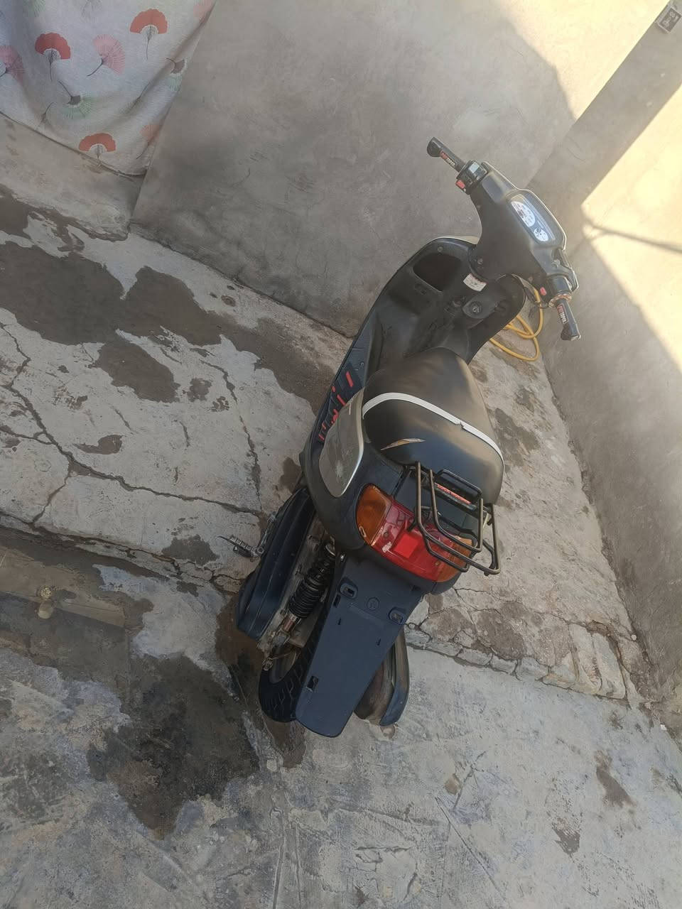 دراجه منغوله جديده مامفتوحه حاويه عله خطت الشركه صار 3تشهر طلعت من الوكيل كلهه شغاله سعرهه800وبيهه مجال قليل ستفسار اتصل***********مكان الرميثه
