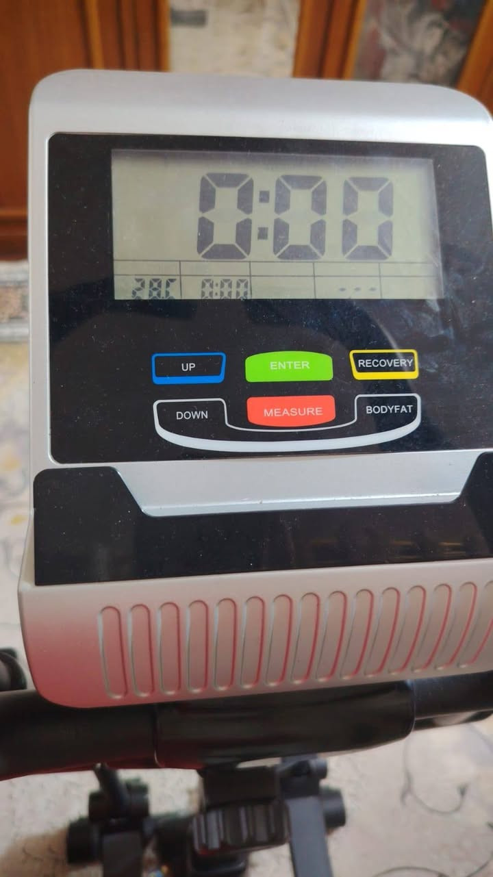 السلام عليكم
بايسكل رياضه. جديد استخداد 15 يوم فقط 
 نوعيته كلش زينه. وثكيل
المكان بغداد الكريعات 
***********
