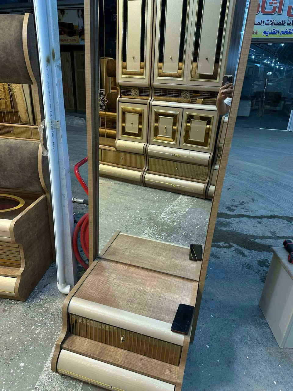 ✨ غرفة تركي  اصلي صبغ حراري  11 قطعة ✨
نظام سلايت وابواب بروفايل فاخر
سرير مخزن جك 
 ضهر بلوك
 جام برونزي 
 قماش وتر بروف أصلي
✨ نظافة 99/💯
شد ونقل مجاني داخل بغداد
توصيل للمحافظات بأسعار رمزية


**إذا كنت صاحب هذا الإعلان وتريد حذفه لأي سبب، رجاءا أرسل رسالة إلى الدعم الفني**