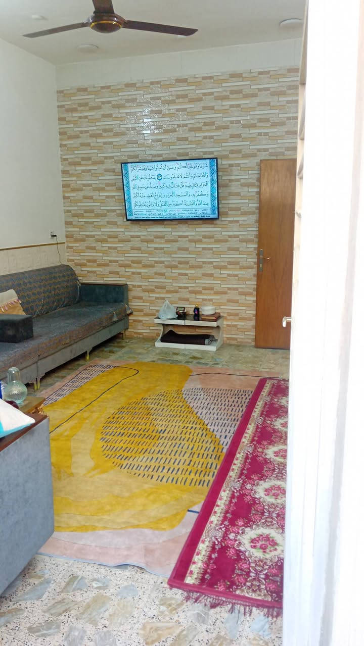 دار للبيع مساحه ٨٠م طابقين ...الطابق الاول كامل والطابق الثاني يحتاجله بس بياض وكاشي وكهرباء بس المهديه الثالثه زراعي سند ٢٥ كامل خدمات السعر ١٤٥ بيه مجال بسيط للاستفسار الاتصال على الرقم *********** بيه واتساب
