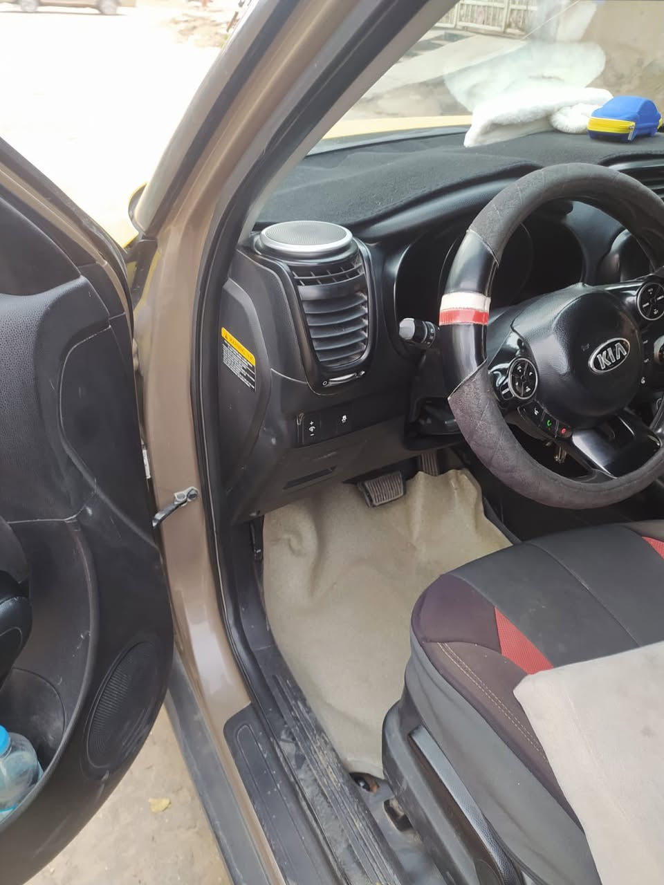 السلام عليكم كيا صول موديل 14 بغداد انكليزي باسمي المكان بغداد اجره مصفره هيئه ومدفوعه لسنه 2026 مكينه 2000حادثه جاملغ الخلفي وشويه بل الحوض تبديل صندوق فقط الباقي ليبل واحد تبريد ثلج و تحكم جهتين مثبت سرعه بلوتوث سماعات حاكيه  جام كهرباء كشاف اشاير بل المري ويل كب 17 كير at المرغوب
السعر 88$
الاتصال ***********
***********
