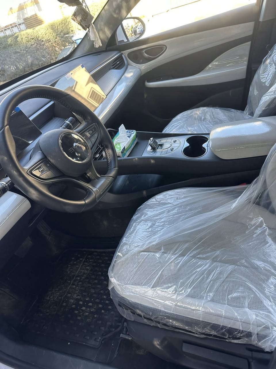 سلام عليكم سيل 5 داخل ابيض ماشية ٤الف فقط يعني زيرو مرقم بغداد ب اسمي مغلفة غرفة ب كامل سيارة مكفولة من رصعة السعر 18 ونص اتصال ***********
مكان السيارة السيدية اعلام
