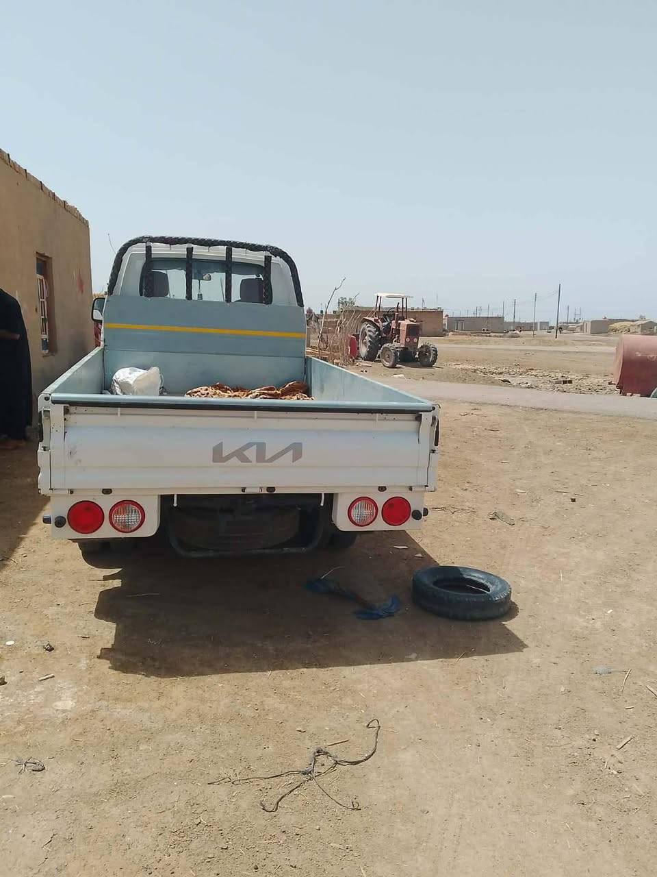 سياره للبيع زيروو موديل 25مبدل بيه بس جاملغه سياره كفاله ماشيه 20الف فقط مكان العماره اتصل وتدلل ***********
