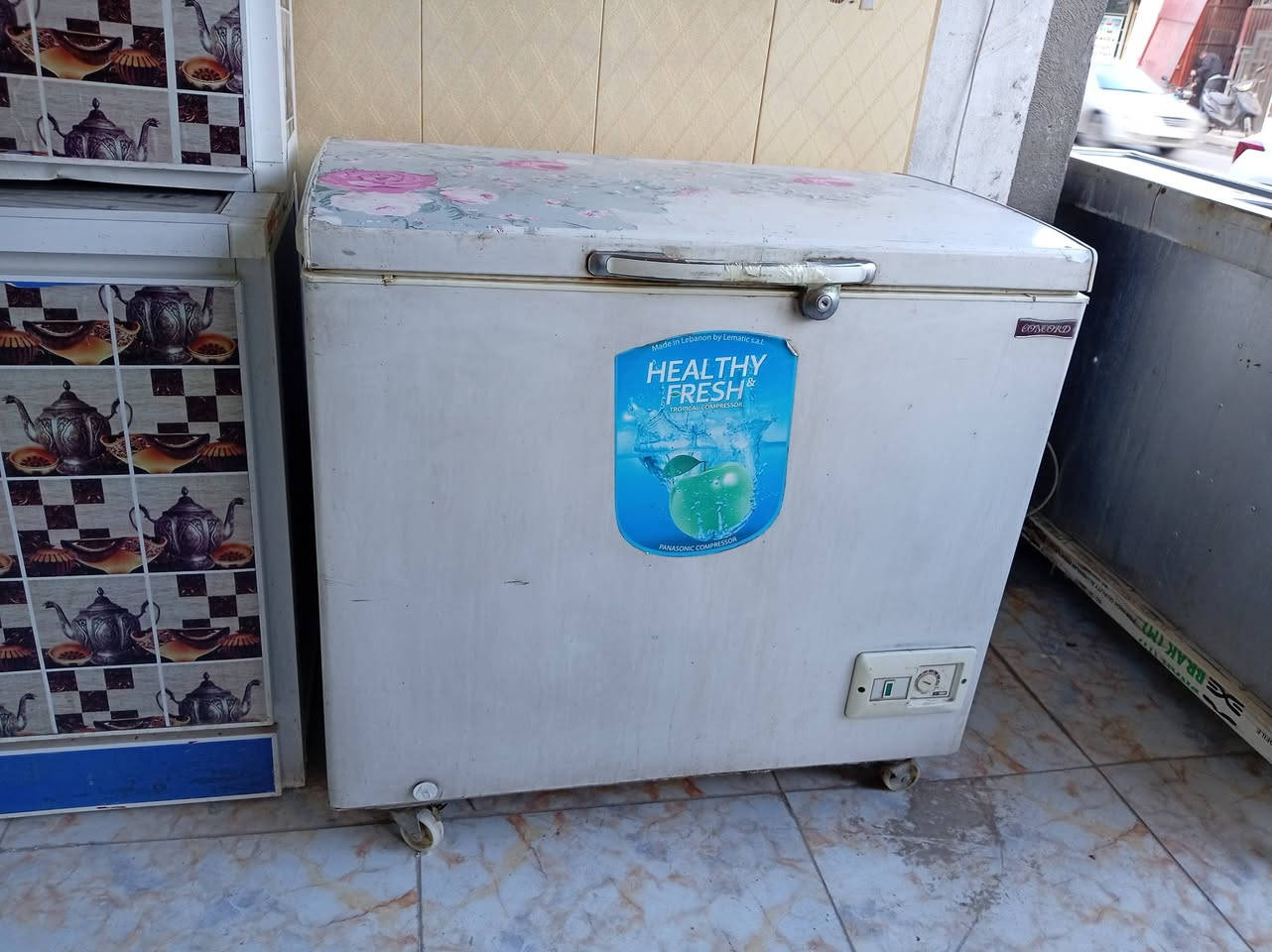 بسم الله
غراض للبيع العنوان المحمودية مقابل المركز الصحي 
والمحل الثاني شارع قيم َمقام قرب الوكيل ابو كريم ويوجد ايضآ باله في مجمع المنصور التجاري خلف عمارة الخضيري و مقابل البيت التركي
***********
***********
