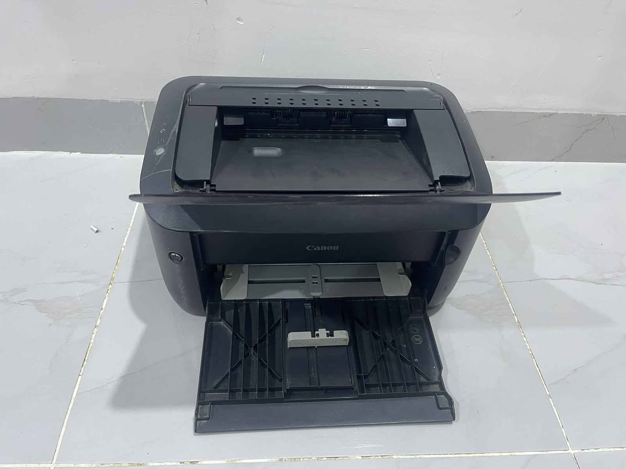 طابعة كانون 6030 نظيف جدا بشرط وضمان 
كادرج حبرها باودر ويطبع ابيض واسود و حتی رخيص في السوق
سعر نهائي بدون مجادلة : 80 الف
وتوصيل متوفر كافة العراق + 5 الف
*********** كالار, السليمانية
