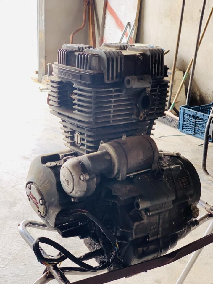 للبيع
السلام عليكم ورحمة الله وبركاته 
محرك جني للبيع 
المحرك نضيف حيل بس ارادل غسل وانته جدام عينك اشوفه وا شوف النضافه 
السعر مناسب الي الى اصحاب المحلات او الفيتريه التفصيخ حب يتواصل 
***********
