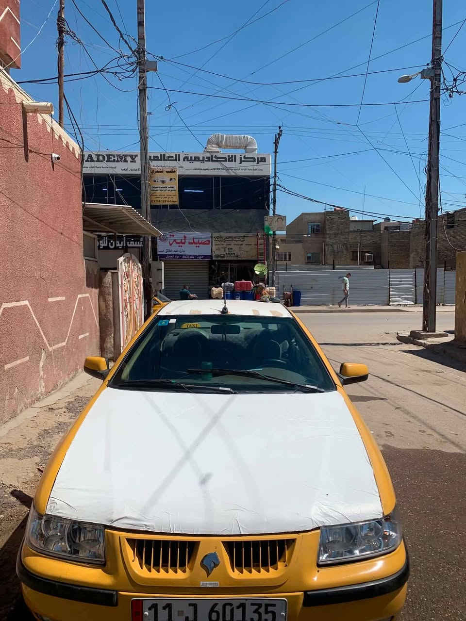سمند ٢٠١١ سياره لا ضربه ولا صبغ تبريد شغال تخم تاير جديد جواها قبل سبوع شديتها سنويه بسمي قبل شهرين حولتها مصفره هئيه وغرمات ٣٧ ورقه وبيها مجال ***********
