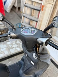 للبيع دراجة سكنكس نثية – لون أسود أنيق السرعة القصوى: 140 كم نظيفة جدً...