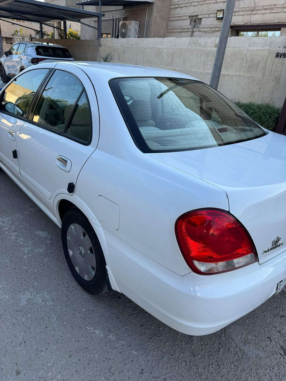 السلام عليكم سياره سني موديل2010 محرك قبغ اسود كير اوتوماتيك ماشيه123 الف كيلومتر رقم بغداد تحويل مباشر بيها بارد شبر معدل بارد بالجاملغ الامامي ومكحل على كد الباردتبريد صدر محرك كير كلها خير من الله مكاني بغداد العامريه سعرها12.500 دولارللأتصال***********
