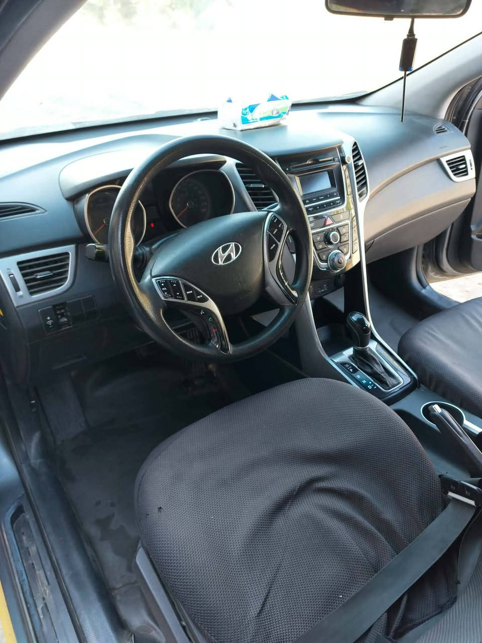 للبيع هونداي هاجباك2016 رقم بغداد الدولي جديد 
تخم تاير جدد
صدر أمامي خلفي
هزه جديده
سنويه جديده باسمي محرك2000تحكمات ستيرن جهتين 
نظام ايكوو تقليل بانزين
سياره جاهزه نظيفه من كلشي شغل وطلع ++بيه منضومه غاز كامله ٧٩ورقه وبيه مجال مكان بغداد الكاظميه *********** حاليا بيه كازكيت فقط بس شغاله السياره
