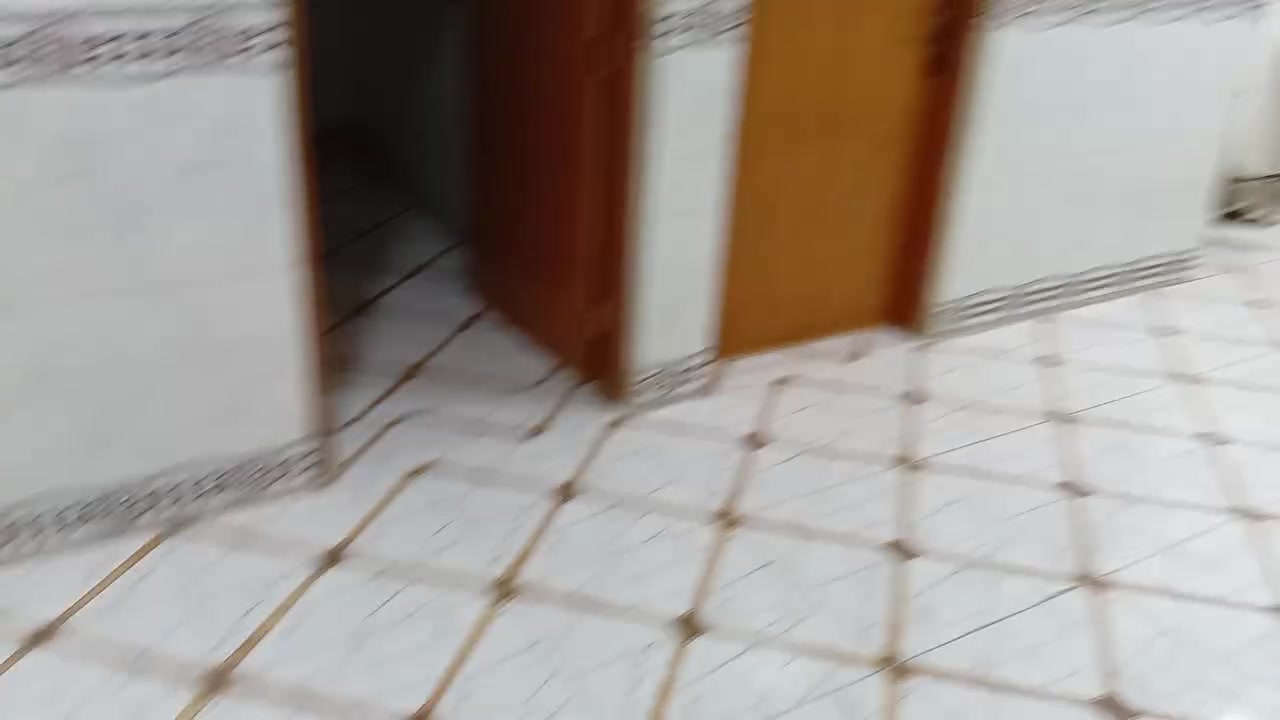 شقه للايجار ابو الخصيب دورت ام زباله عله الشارع العام السايدين ايجار 300 للتواصل ***********
