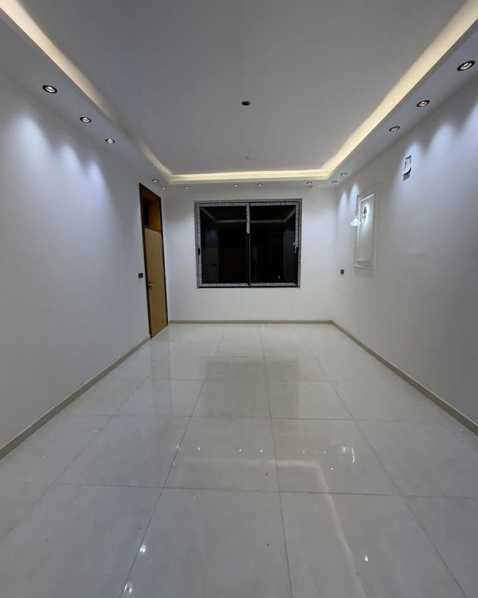 #دار_للبيع_طابو_زراعي 👇👇#استلام_مباشر
#الموقع // #حله_نادر_الثانيه_حي_الزيتون_الجديد

 #طابقين_بناء_حديث_درجه_اولى

#متوفر_كافه_الخدمات✅ ماء مجاري كهرباء تبليط عرض الشارع 10م اناره ليلية تحويل مباشر

#المساحه // 200 م واجهة 10 م ❌ نزال 20 م

#السعر // خاص

#التفاصيل ( استقبال + مطبخ حار وبارد + هول 

+ غرف نوم عدد 4 + مجمع صحيات عدد 3

+ منور عدد 2 + كراج سيارة )

——————————

للاستفسار اكثر مراسلة الصفحة او الاتصال 

 #علاء_الغرباوي  📞 ***********

او مراجعه المكتب 🏠#مكتب_روعة_اللقاء_للعقار 🏠

               🏗️ #مــوقع_المكتب🏗️

{ بابل/ حله نادر الاولى شارع الخدمي قرب سكله صدام }
