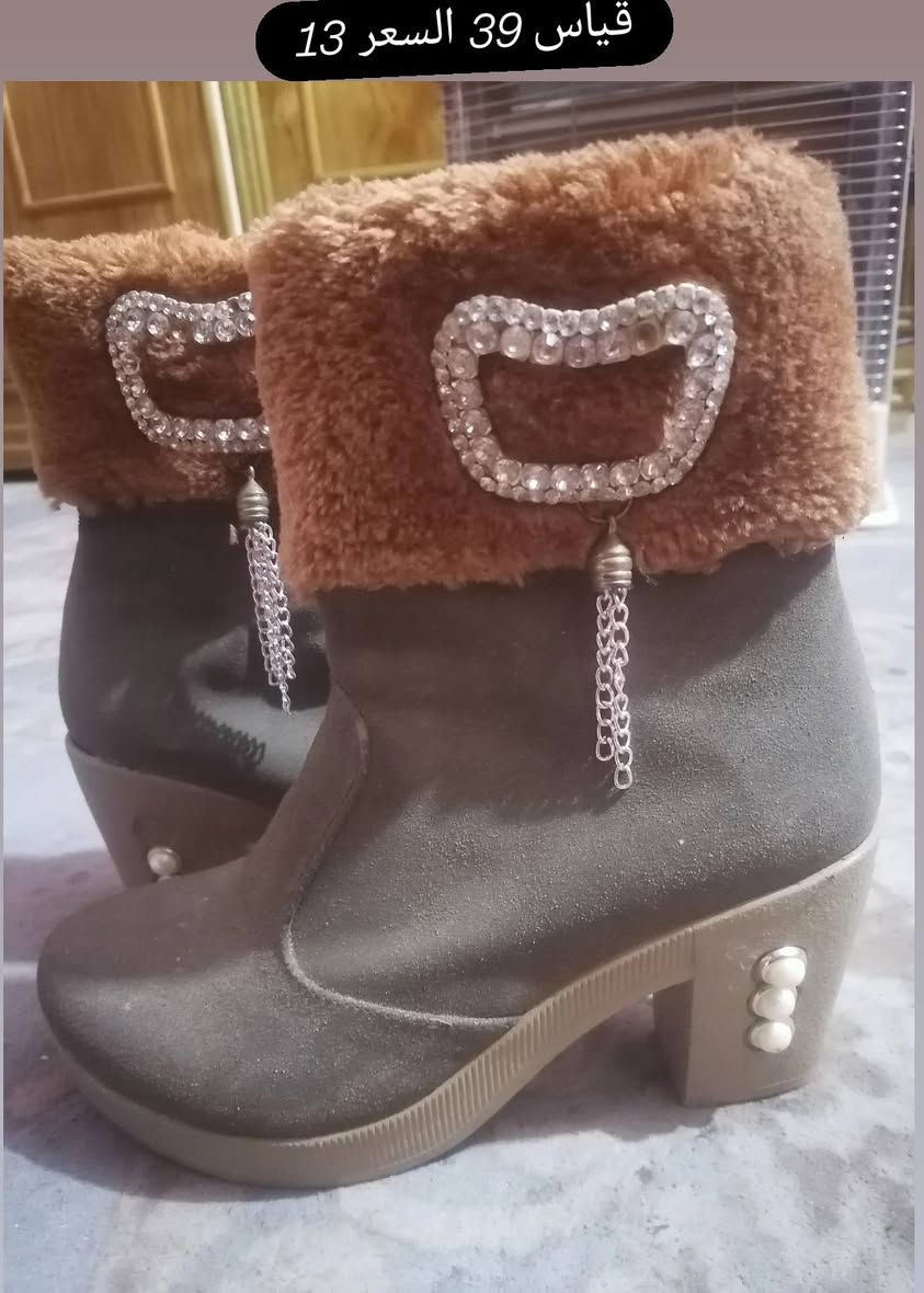 السلام عليكم بنات احذيه نضيفه استعمال قليل


**إذا كنت صاحب هذا الإعلان وتريد حذفه لأي سبب، رجاءا أرسل رسالة إلى الدعم الفني**