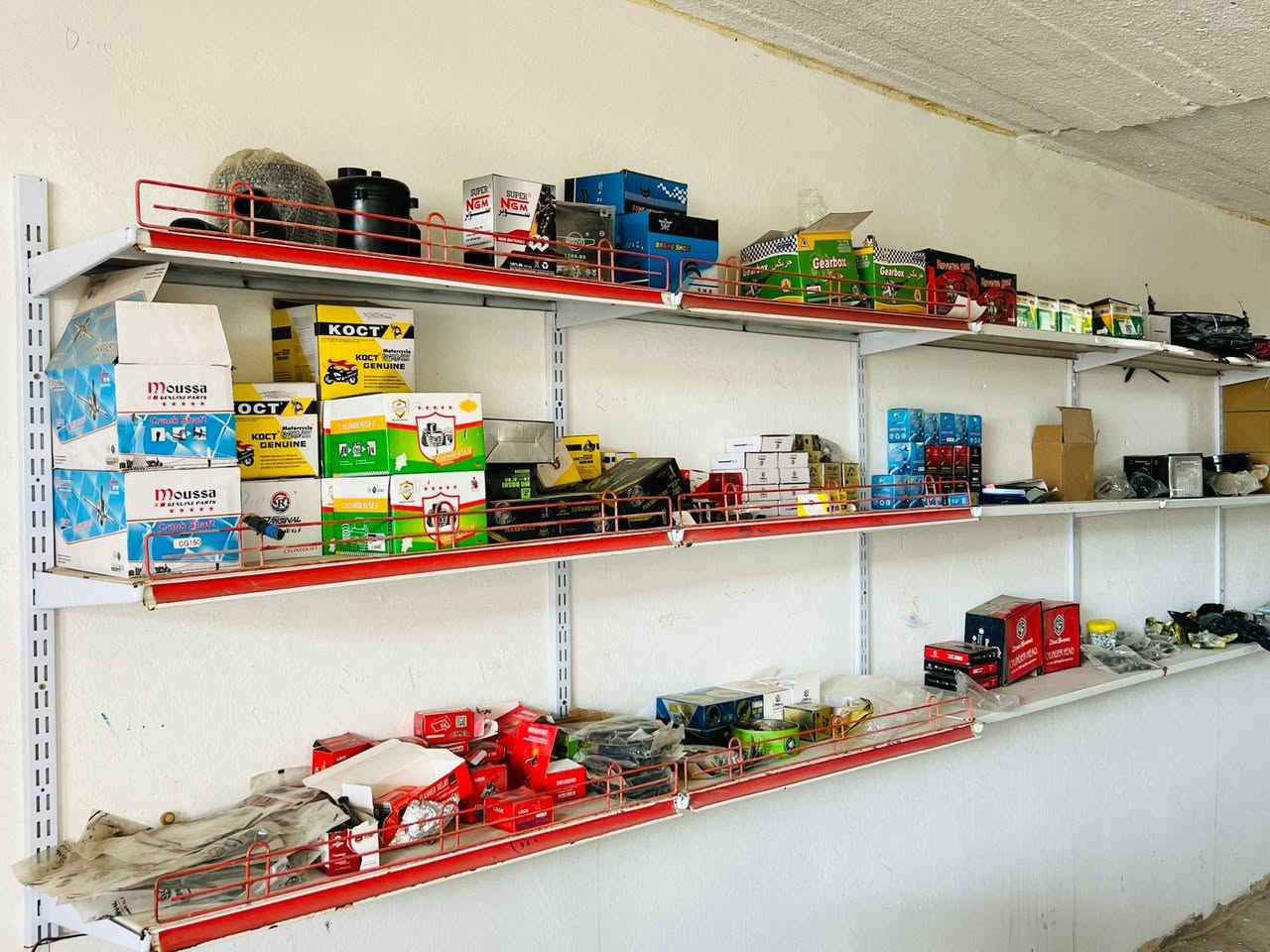 سلام عليكم
محل بيع 
يوجد بي غرض مال ستوته/+ سيفان /+ اتو ماتيك
تواصل ***********
