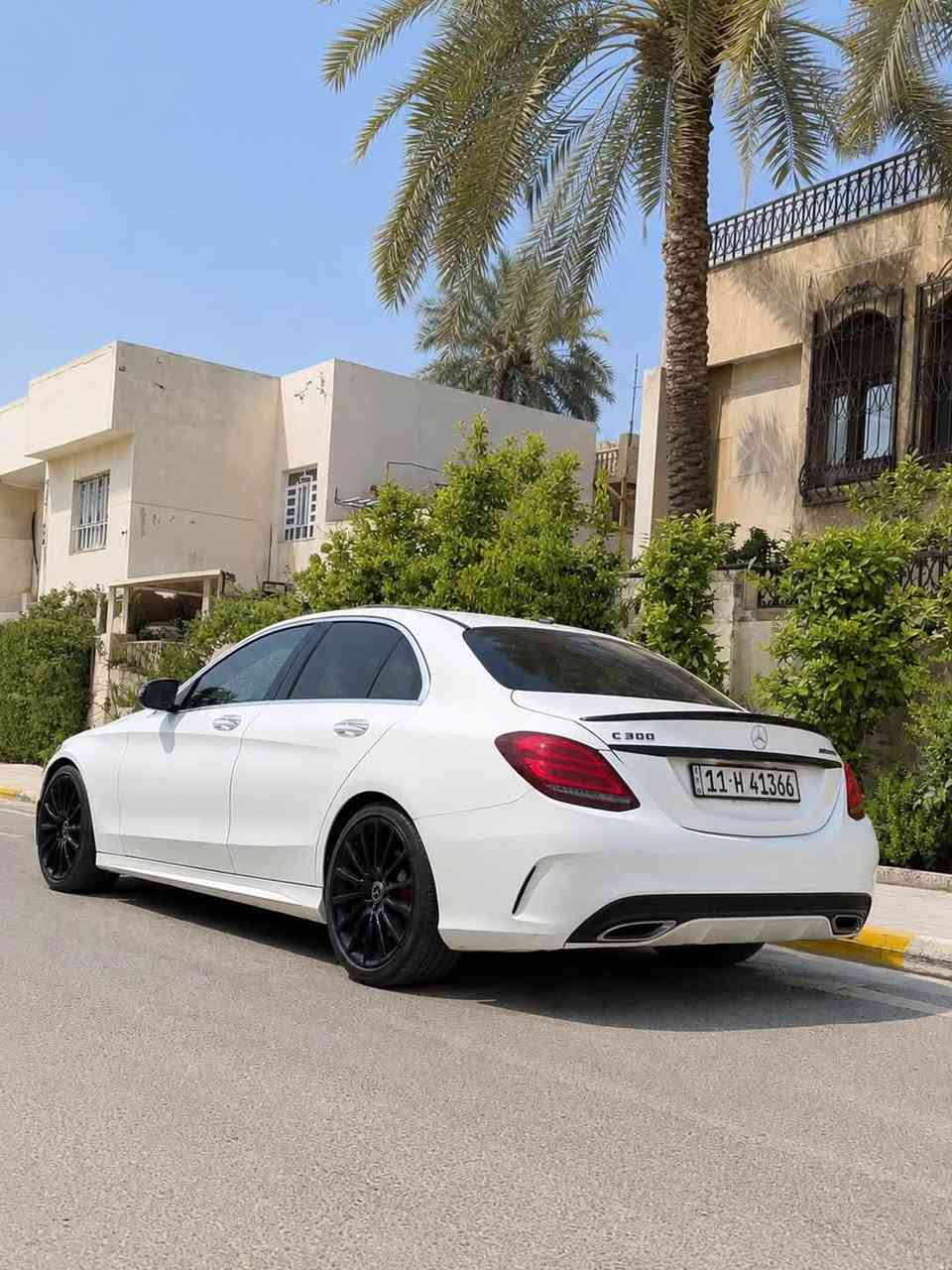 للبيع – Mercedes-Benz C300 موديل 2018
✨ سيارة نظيفة جداً، استخدام شخصي واهتمام عالي، جاهزة للاستخدام مباشرة.

المواصفات:
 • موديل: 2018
 • الفئة: C300
 • فل مواصفات
 • بدون صبغ 
حادثها جاملغ  وبنيد 
 • محرك وجير وشاصي بحالة ممتازة
 • السيارة لا تحتاج أي مصروف

📍 الموقع: بغداد – البياع

💰 السعر: 20,700 دولار قابل للتفاوض بالمعقول بعد المعاينة.

للاستفسار أو حجز موعد للمعاينة، يرجى التواصل على الخاص
***********
