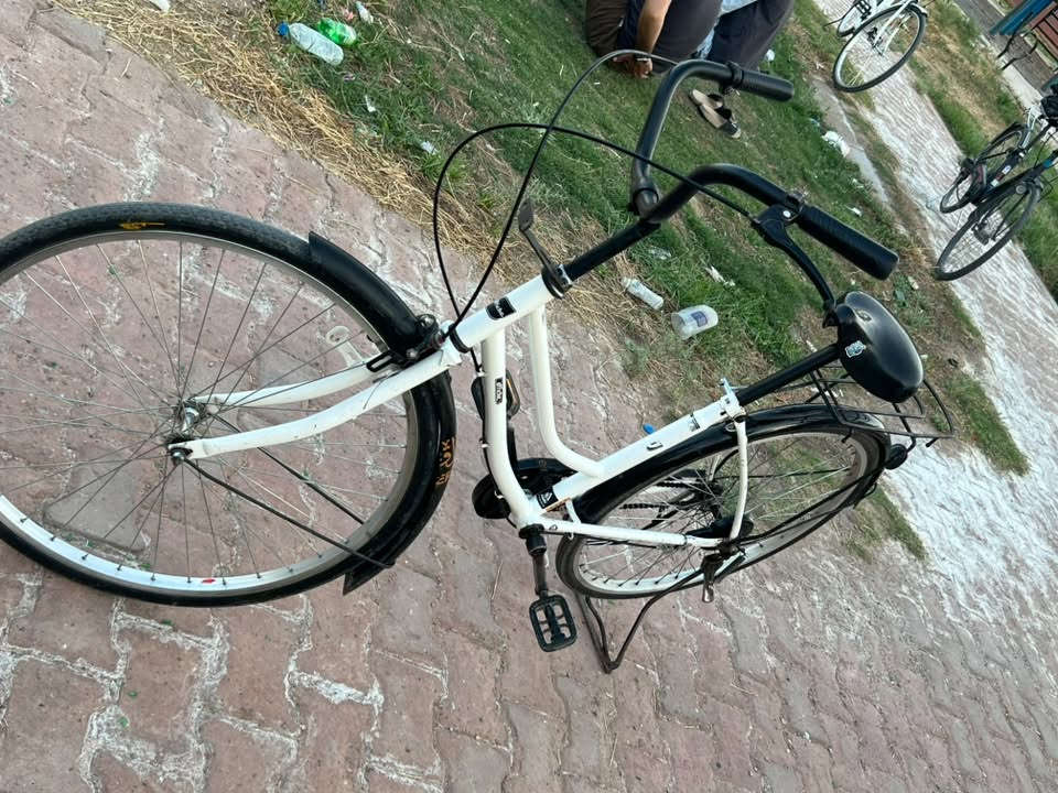 السلام عليكم ورحمه الله وبركاته

بايسكل ياباني الاصلي نضيف ما بي أي عيب حجم 26 عنوان كركوك حي الواسطي السعر ٧٥وبي مجال حك الجيه وحياكم الله رقم ***********
