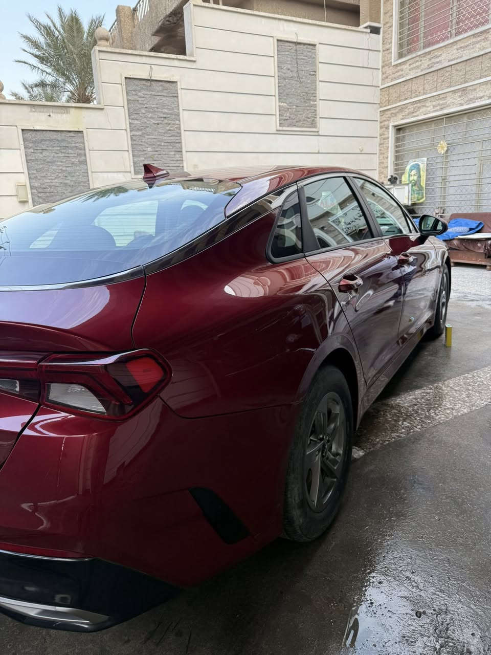 سلام عليكم
كي فايف وارد أمريكي موديل 2021 
معوقين سنه ونص وصير حره
حادثها تبديل بنيد بدون دواخل 
ايرباك دركة
وبيها كلير باامريكا بيبان اثنين جهه يسره
محرك 1600 تيربو 
داخل احمر 
ماشية 64 الف
سياره جاهزه وحلوه 
عارضها 137 وبيها مجال
***********
