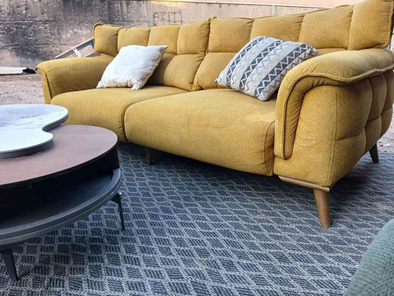 تخم ٨ مقاعد باله مستخدم اخوا الجديد ماركه اصليه تركي مع طبله وسطيه ماركه فيها مدرج لتقديم الضيافه للاستفسار *********** بغداد البلديات
