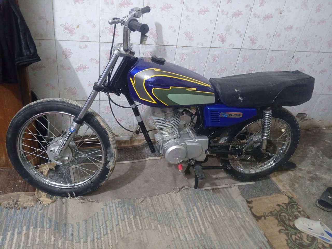 للبيع ارشه كلك تعمير جديد  مكينه 20 كامله مكفولة صوت نضوح تبخير شلعه ومعدل كربلاء حي العباس سعر 300.    ***********
