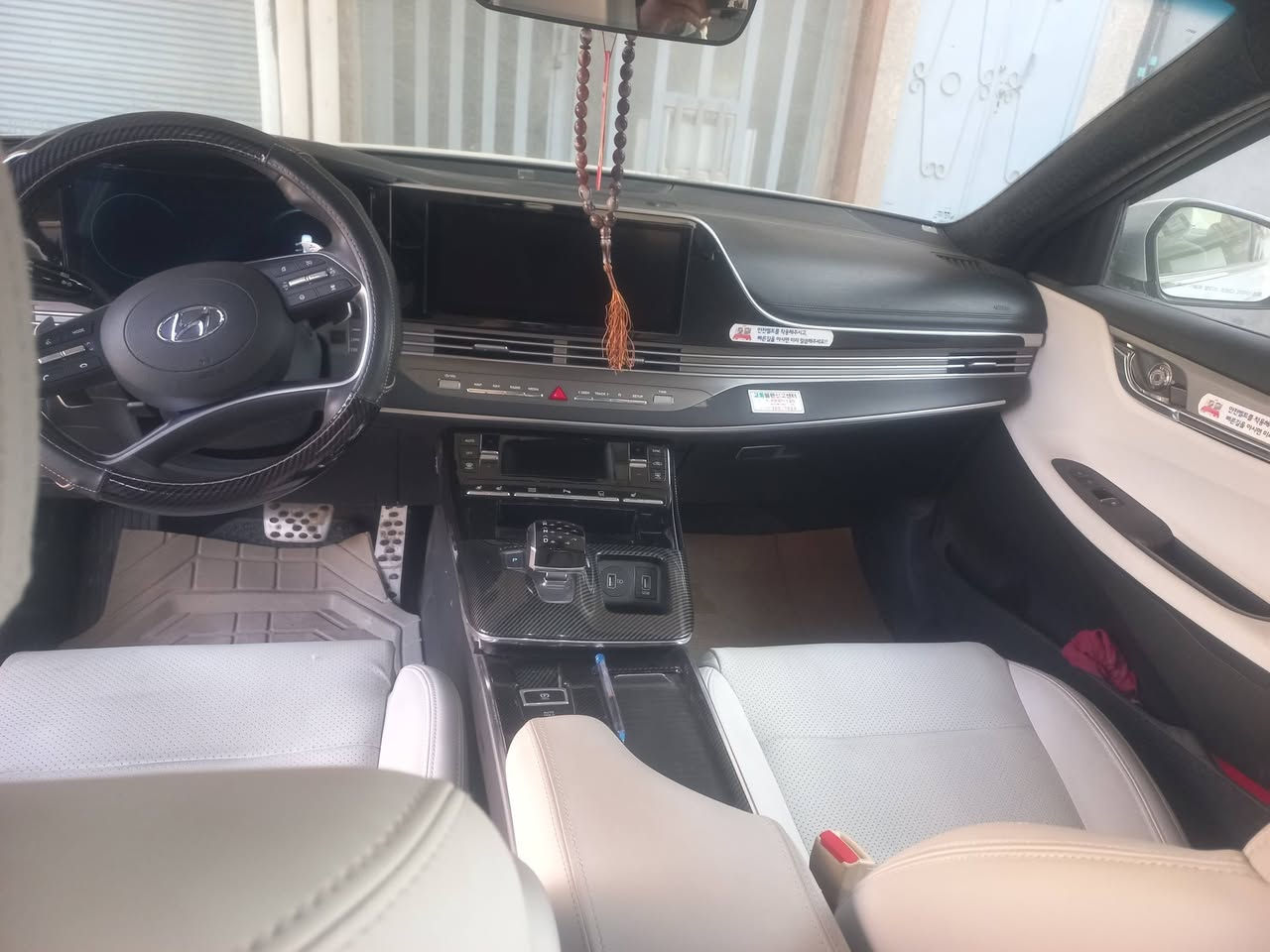 هونداي ازيرا  لون سلفر للبيع غاز بلادي مرقم قادسيه كشنات جلد اوف وايت كهربائيه حساسات كامره خلفيه رادارات كير طياري توقف ذاتي مواصفات فول الفول مكفوله كفاله عامه
 السعر ٢٢٥ورقه مع المجال البسيط 
الديوانيه   ***********
