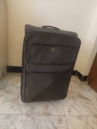 جنطة • للبيع • سعر مناسب