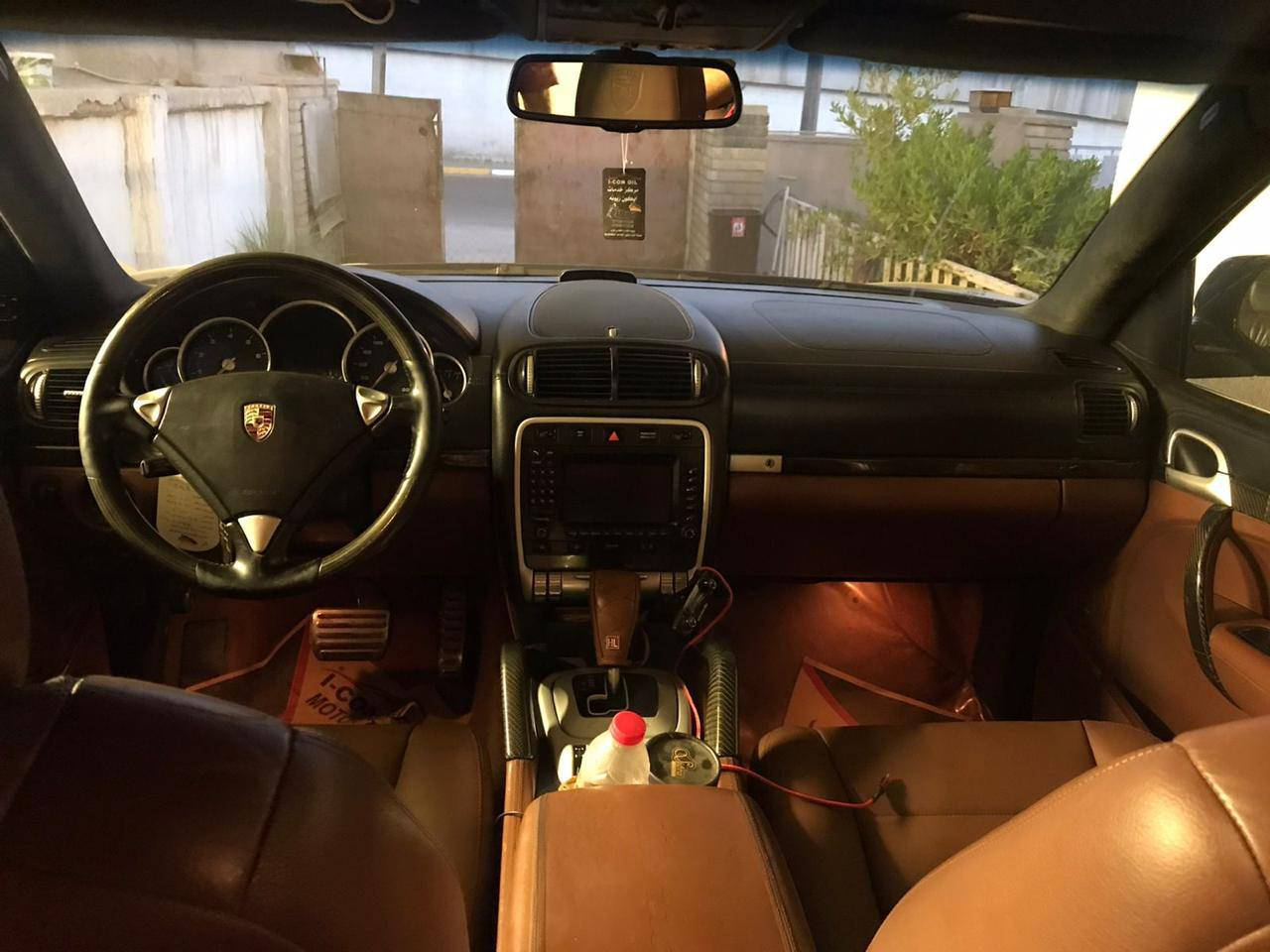 السلام عليكم بورش ***********/***********
بيها صبغ للجمالية ملاحظه الصبغ لسبب الجراد سياره مقبوله من الضربه تبريد تدفئه سياره كهربائيات كلها شغاله سياره كامله مكمله
السيارة جاهزة مكاني بغداد الكرادة 
السعر 95 ورقة
